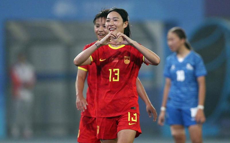 中国女足球员开直播